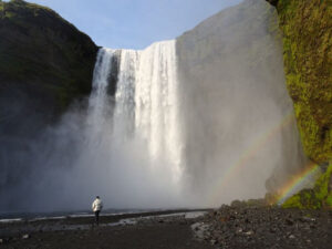 cascata islanda valigia